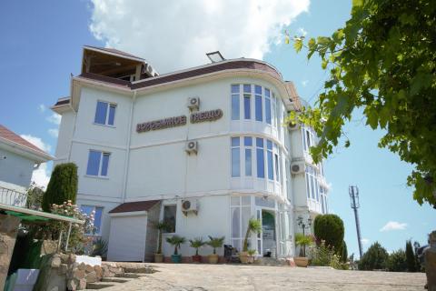 Гостевой дом "Воробьиное гнездо" Гостевой дом "Воробьиное гнездо"